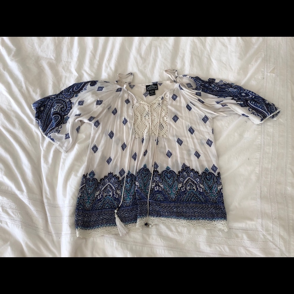 Cotton cut out top